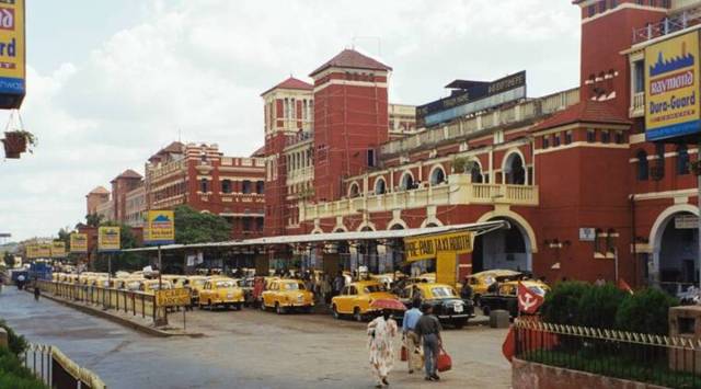 west bengal trains, bengal howrah trains, bengal suburban trains, Locket Chatterjee, Swapan Dasgupta, bengal railways, bengal trains