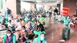 Delhi: Delayed salaries cast shadow on MCD workers’ Diwali