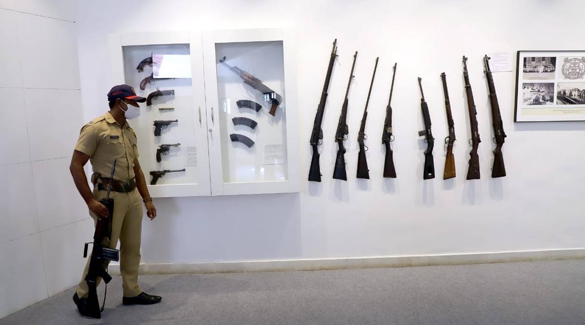 Pune: Sculpture depicting friendship between R K Laxman’s ‘common man’ and cops inaugurated