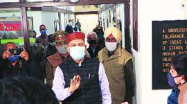 Planning to meet in the open, Syndics find parks closed, slam PU V-C: ‘Enjoys no supreme powers’