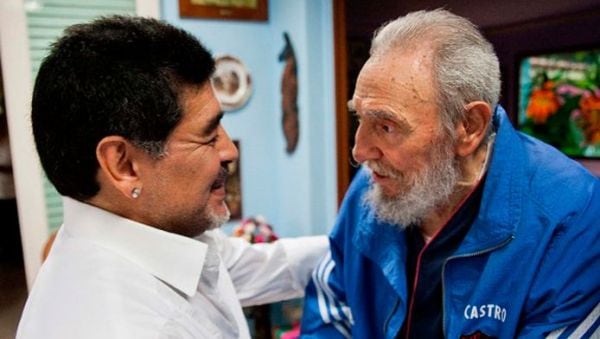 Maradona with castro 