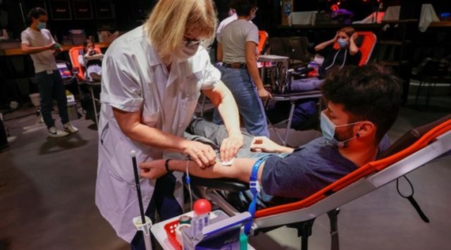 The measures propose limiting personal contacts to 5 a-to-hours per night, setting limits, restricting facilities, and forbidding late night/early morning shopping. It shall apply where there are more than 100 new cases per 1000 residents. Schools would have to embrace telematics at a higher percentage. (representational)