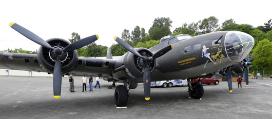 Boeing’s WW-II B-17 ‘Flying Fortress’ in skies over Seattle | Business ...