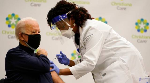 Joe Biden, biden gets vaccine, Biden takes vaccine, Coronavirus vaccine, Pfizer vaccine, US news, world news, Indian express