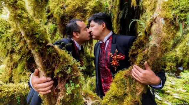 David Aruquipa and Guido Montano have been a couple for more than a decade. (DW, Magdalena Tola)