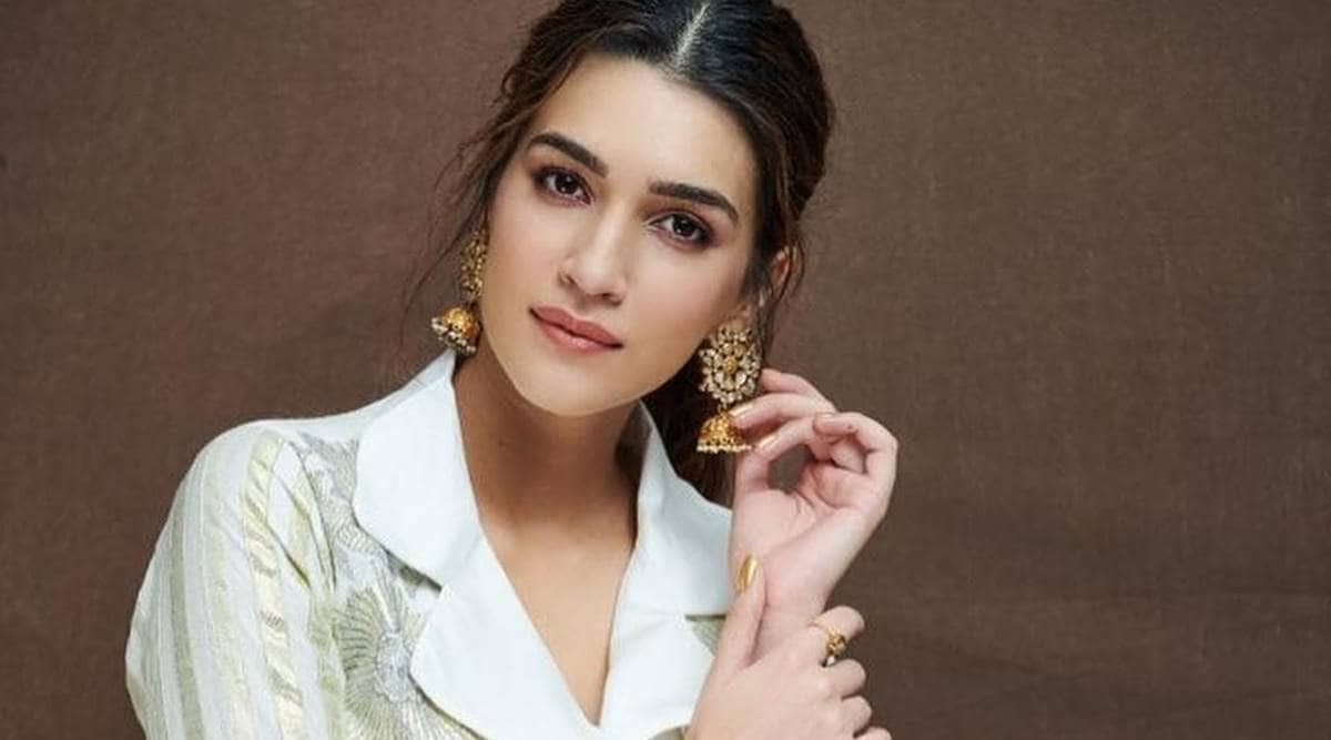 Kriti Sanon Xnxn - Kriti Sanon tests negative for COVID-19 | Bollywood News - The Indian  Express