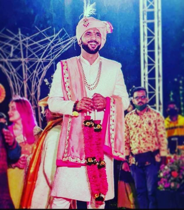 punit j pathak wedding photos