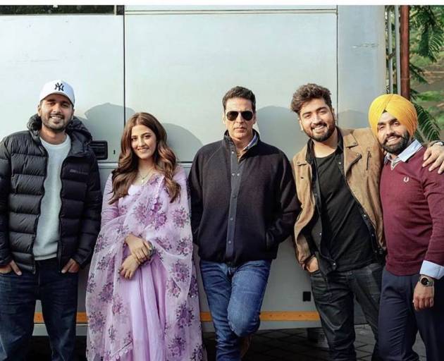 akshay kumar with ammy virk