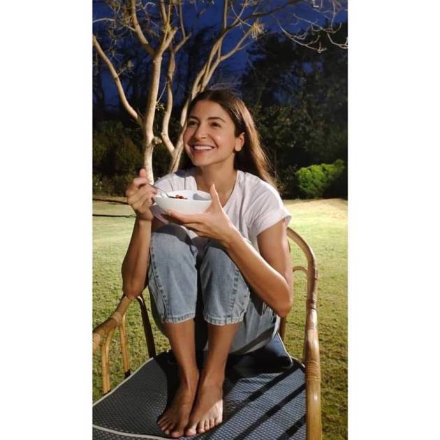 anushka sharma throwback picture