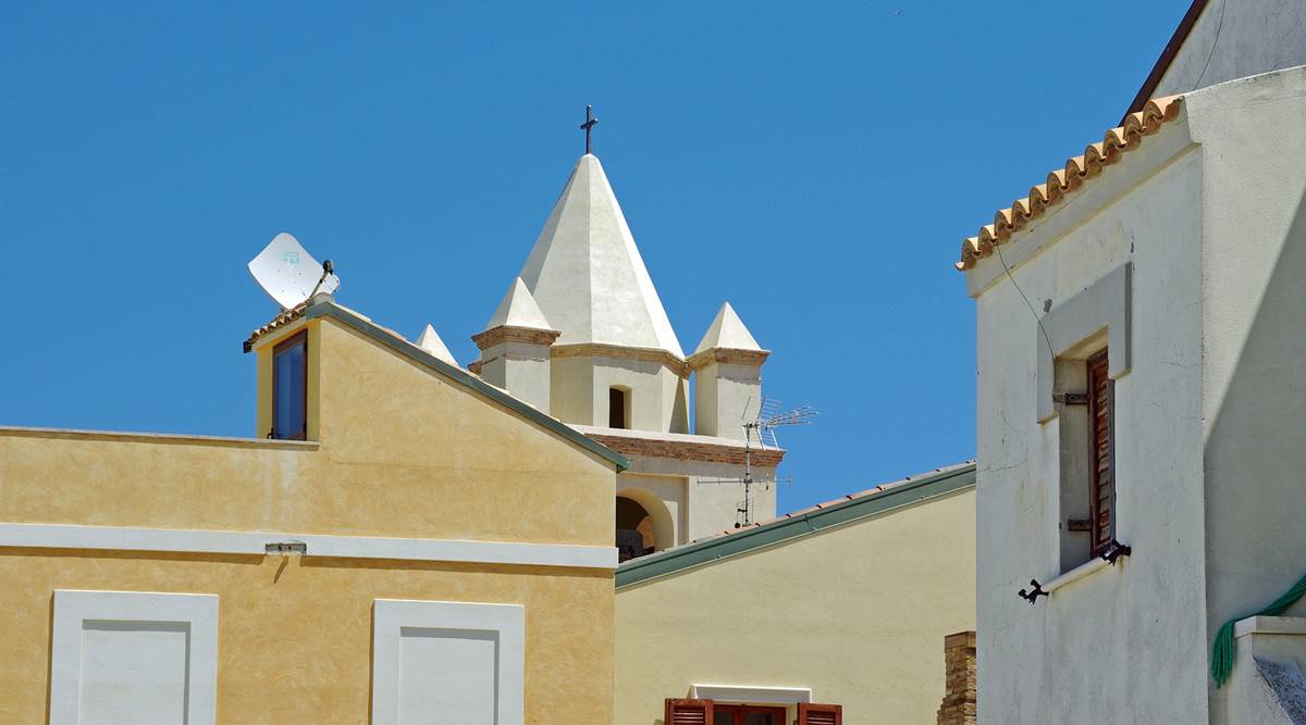 A village in Italy is giving away houses for free! Destinationofthe