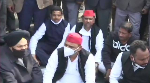 Samajwadi Party, President Akhilesh Yadav, Kisaan Yatra, Farmer's protest, Anti-farm bill, Detained, Chief Minister Yogi Adityanath, BJP, Section 144, Indian Express News, Indian Express
