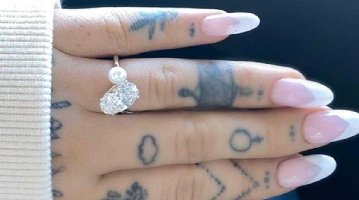 Can You Guess The Cost Of Ariana Grande S Massive Engagement Ring Lifestyle News The Indian Express