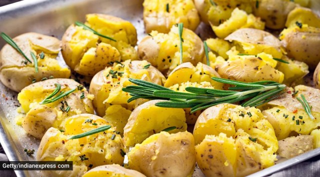 snack idea, snacks, energy boost, pre-workout snacks, baked potato fries, indianexpress.com, indianexpress, fitness goals, easy snacks, Kayla Itsines, Kayla Itsines fitness