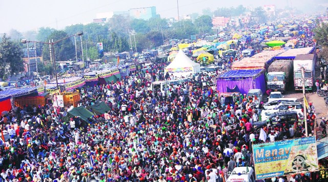 Communist leader Ajit Abhyankar alleged that through the new farm laws, the central government is handing over control of the agriculture sector to the corporates.