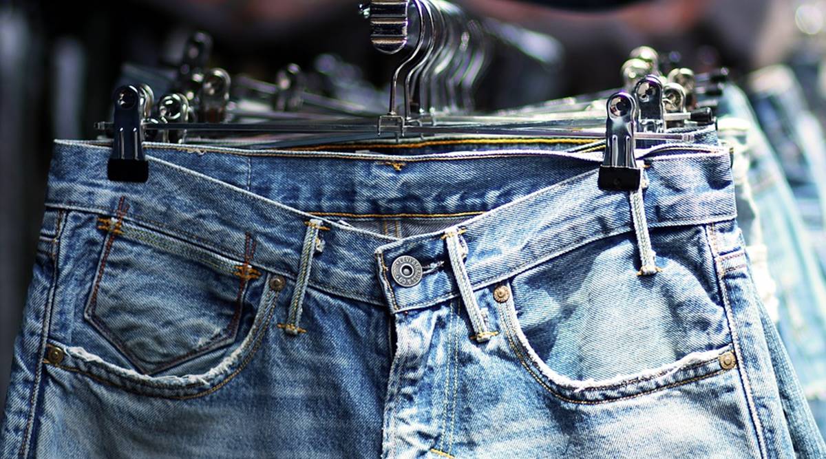 maharashtra govt bans jeans