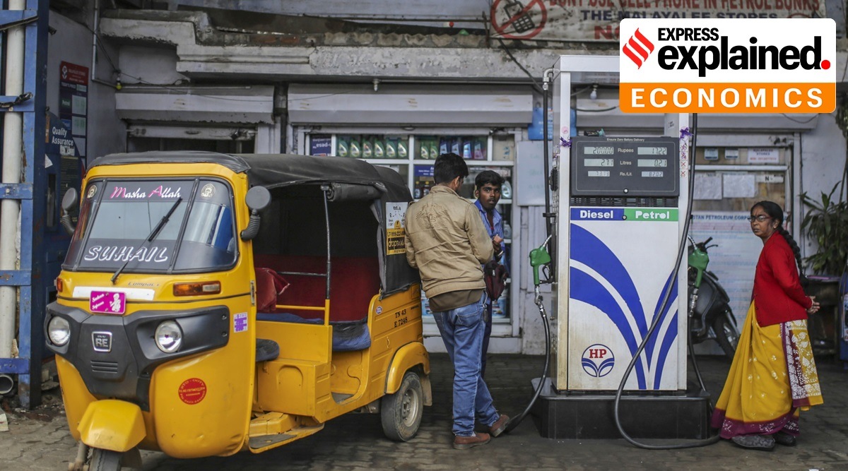 An auto-rickshaw sits parked at a Hindustan Petroleum Corp. gas station in Coonoor, Tamil Nadu, India. (Bloomberg Photo: Dhiraj Singh)