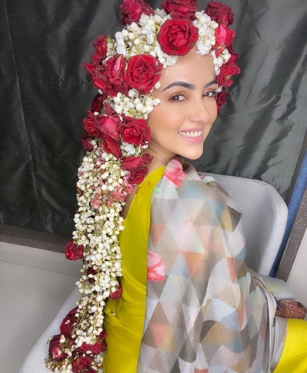 sana khan photo 2