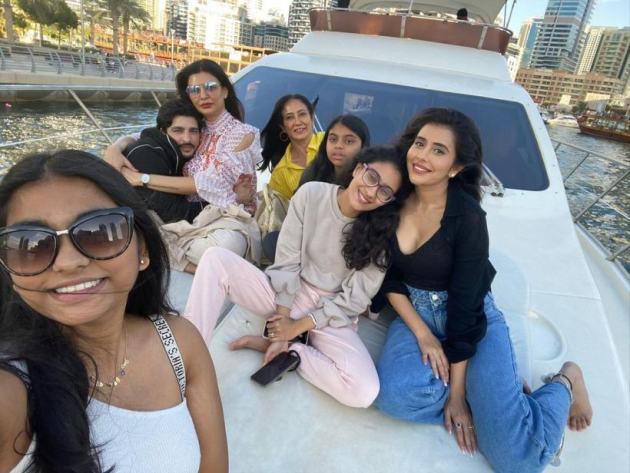 sushmita sen daughters