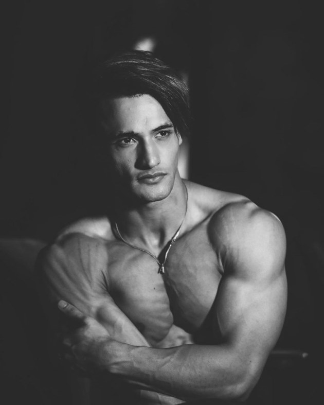 Asim Riaz 1