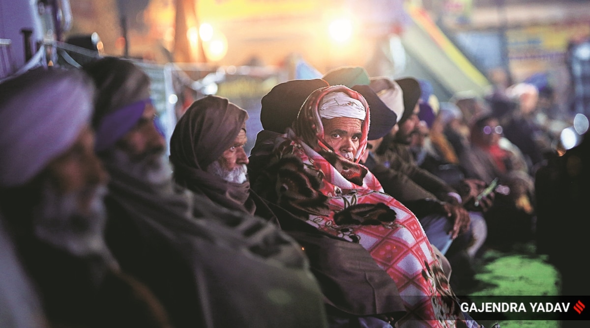 Farmers protest Delhi, Delhi Singhu border farmers protest, farmers protest New Year night, Delhi weather Farmers protest delhi temperature, delhi cold, indian express news