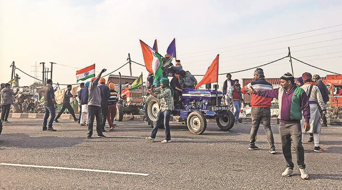 Farmer leaders are trying to convince them to return to the border and continue the protest peacefully. (PTI)