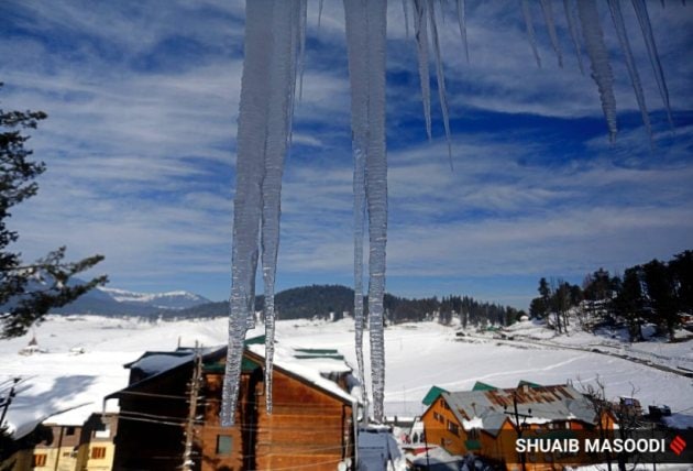 gulmarg snowfall, kashmir snow, gulmarg ski resort, jammu and kashmir news, kashmir snowfall, indian express