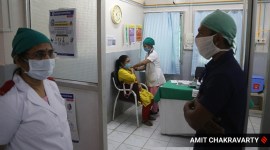 coronavirus vaccine, frontline workers vaccination, Covid vaccination drive, Coronavirus cases, India covid vaccine, India news, Indian express news