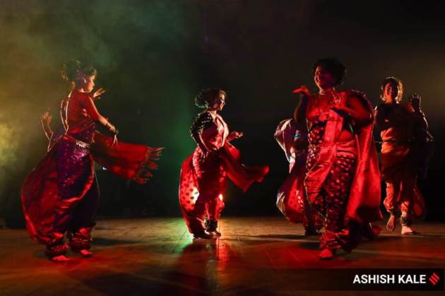 Lavani, Lavani dance form, Lavani dancers, what is Lavani, Lavani dance pictures, Lavani dance form Maharashtra, Lavani dancers performing, Lavani in pandemic, indian express news