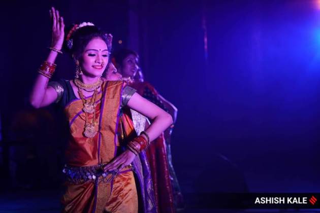 Lavani, Lavani dance form, Lavani dancers, what is Lavani, Lavani dance pictures, Lavani dance form Maharashtra, Lavani dancers performing, Lavani in pandemic, indian express news