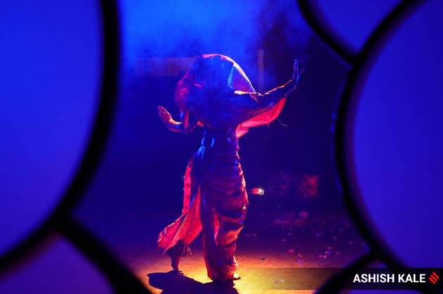 Lavani, Lavani dance form, Lavani dancers, what is Lavani, Lavani dance pictures, Lavani dance form Maharashtra, Lavani dancers performing, Lavani in pandemic, indian express news