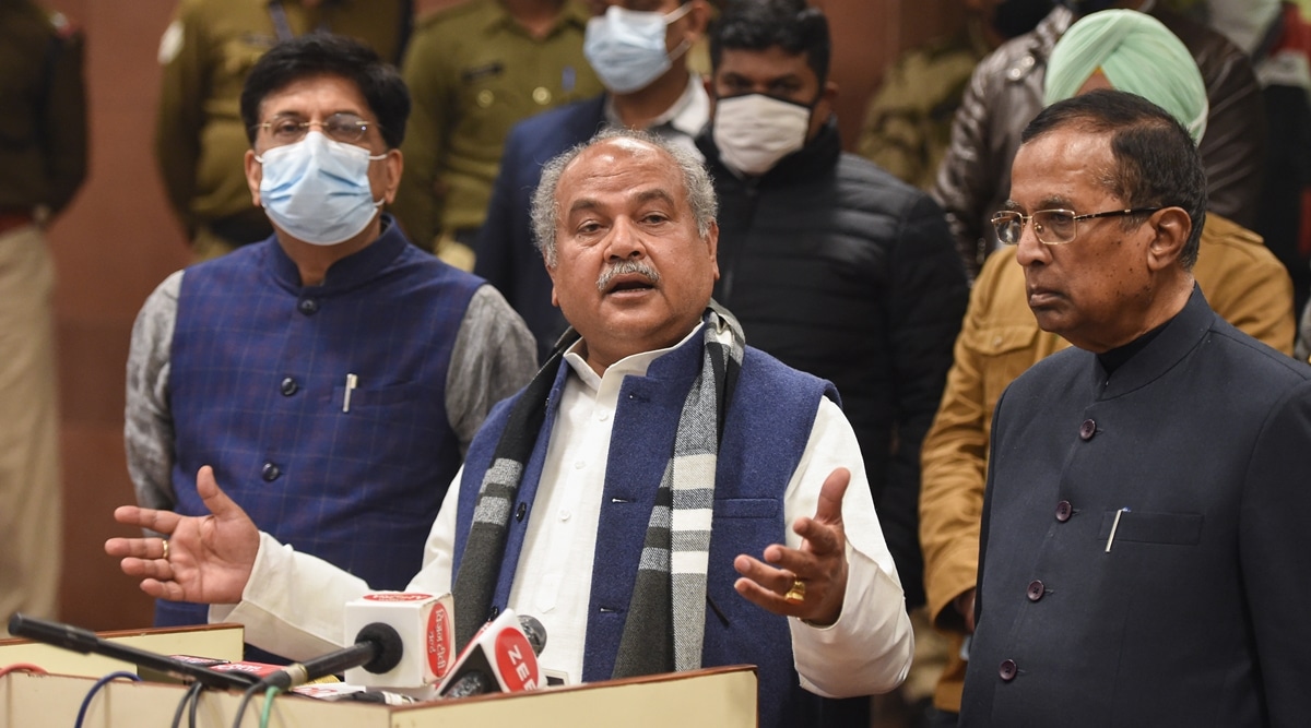 Union Minister for Agriculture and Farmers Welfare Narendra Singh Tomar (C) along with Minister for Commerce and Industry Piyush Goyal and Minister of State Som Prakash addresses media after the 10th round of meeting with farmer leaders on new agri law at Vigyan Bhawan, in New Delhi, Wednesday, Jan 20, 2021. (PTI)