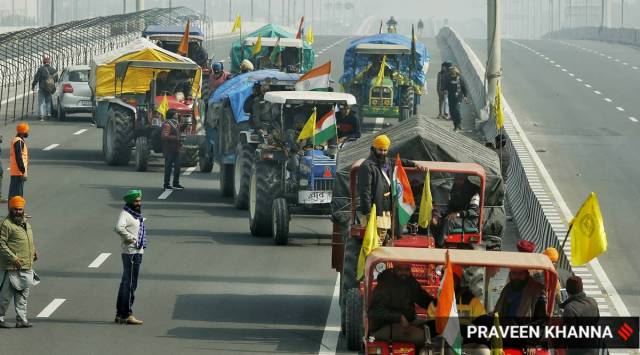 Tractors arriving at Ghazipur border. (Express Photo by Praveen Khanna)