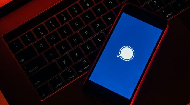 Signal recently grew to popularity amidst the WhatsApp privacy policy crisis. (Image Source: Bloomberg)