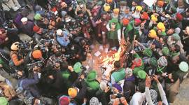 Singhu marks quiet Lohri: ‘Real celebrations once laws repealed’