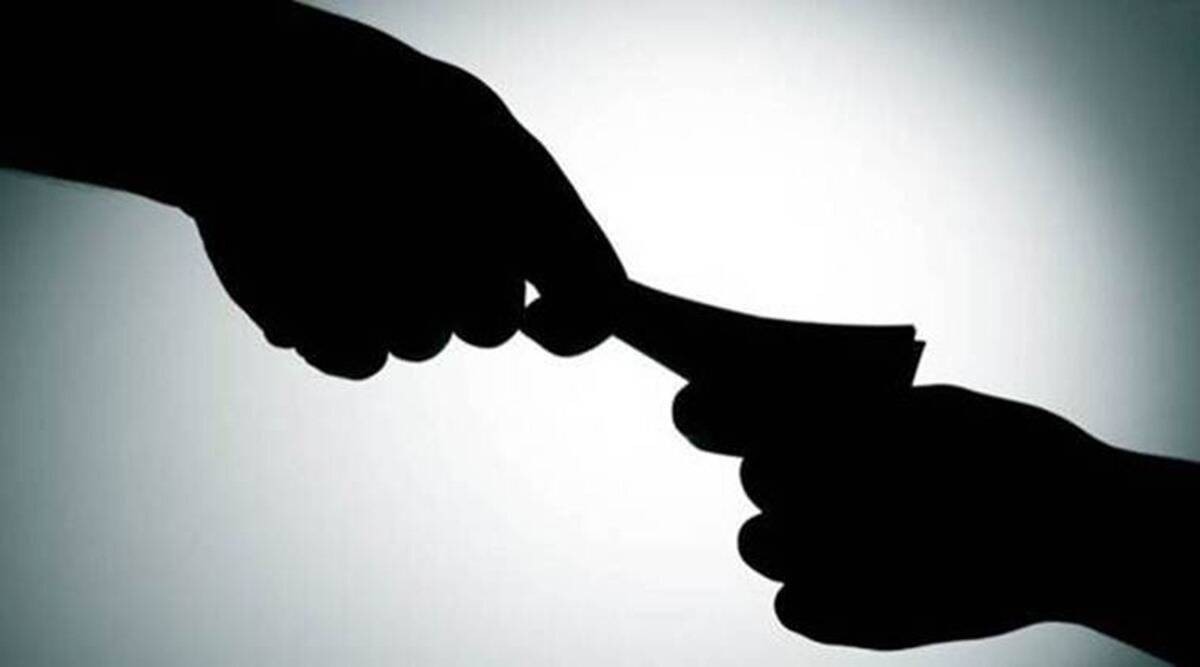 ASI held 'accepting bribe of Rs 50 lakh' in Anand | India News,The Indian  Express