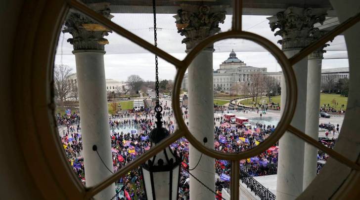 US capitol, trump supporters police clash, us senate meeting, joe biden, mike pence, donald trump, indian express