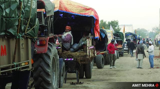 On Friday night, batches of farmers left for Bahadurgarh via Punjab Mail which started from Ferozepur and farmers boarded it en route from Bathinda and Mansa, Faridkot as well. (File photo: Amit Mehra)