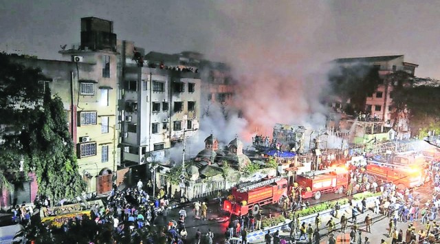 fire, kolkata fire, kolkata fire in shanties, slum fire, kolkata slum fire, shanties gutted, kolkata news, indian express