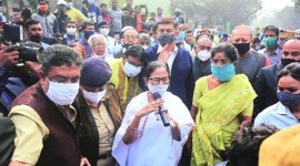 Mamata Banerjee, fire, kolkata fire, kolkata fire in shanties, slum fire, kolkata slum fire, shanties gutted, kolkata news, indian express