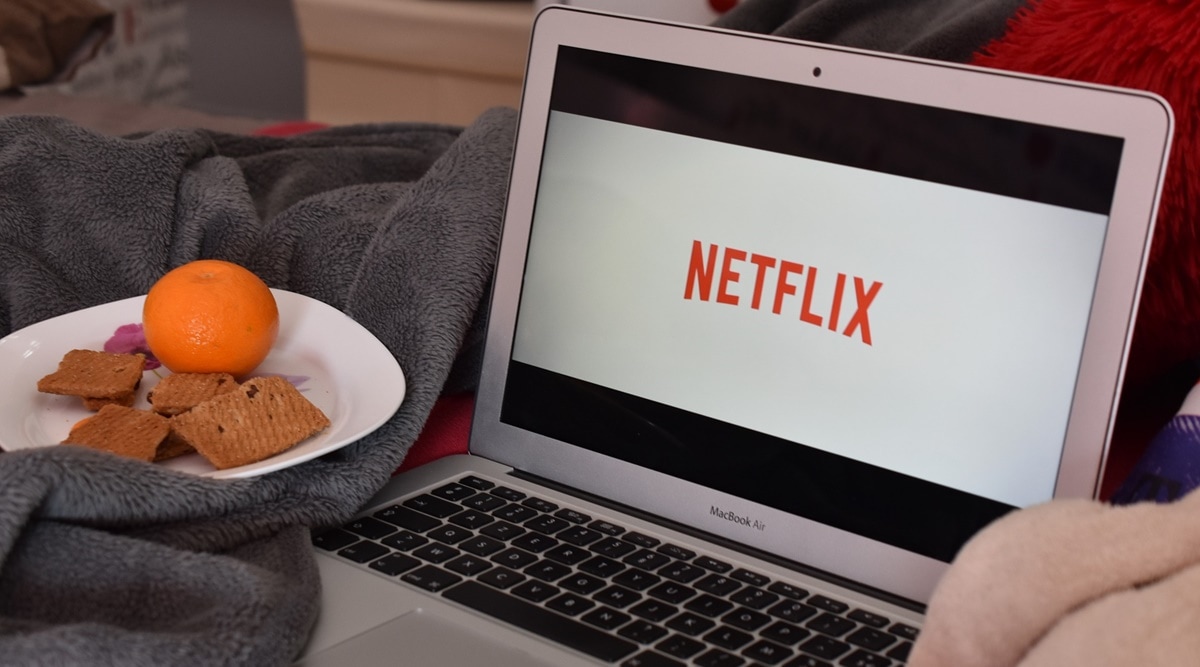 this-us-website-is-hiring-a-professional-binge-watcher-to-netflix-and