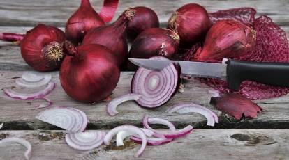 FreshPoint  What's the difference between a shallot and an onion?