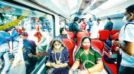 Modi flags train to Statue of Unity, Train to SoU, Jan Shatabdi Express train, PM Narendra Modi, Gujarat news, Indian express news