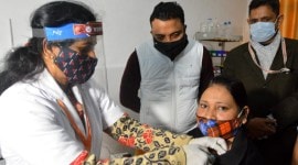 UP covid vaccine, King George Medical University vaccine, lucknow corona vaccination, Coronavirus vaccine, COVID-19 updates of lucknow, vaccination drive in lucknow, lucknow latest news, coronavirus cases in lucknow, Bharat Biotech’s Covaxin, Serum Institute of India’s Covishield, uttar pradesh corona cases, india news, indian express news