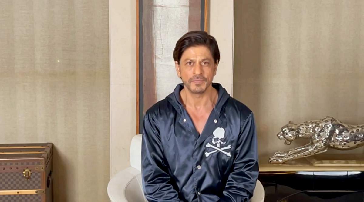 Srk Promises To Meet Fans On The Big Screen In 2021 Entertainment News The Indian Express