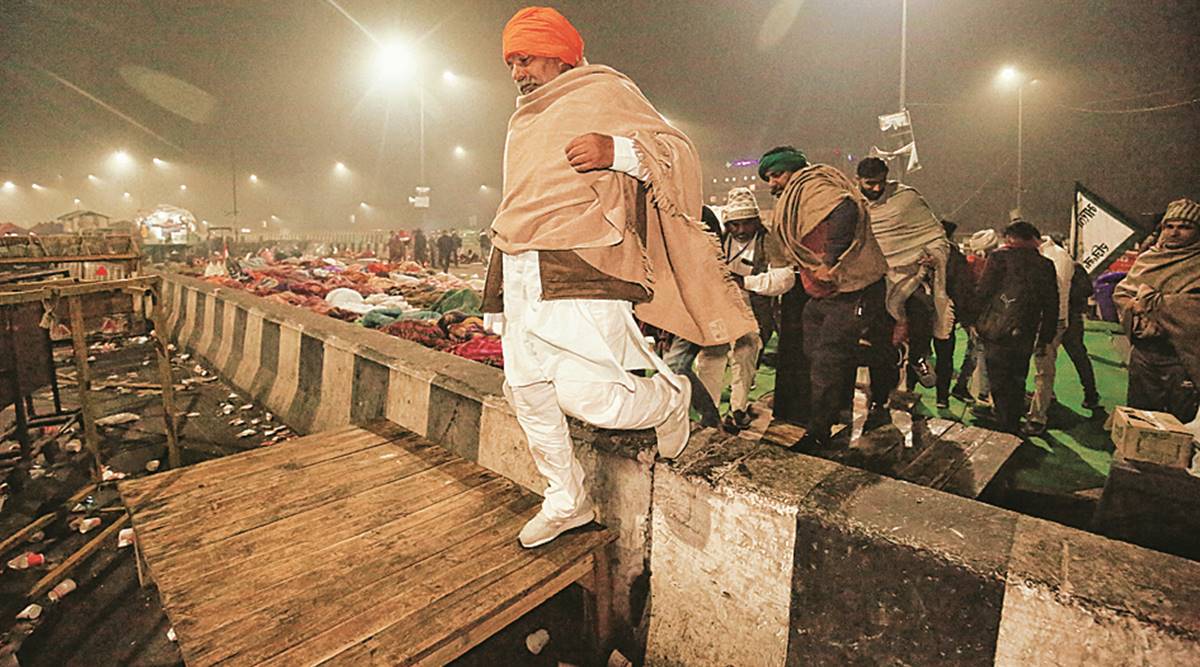 Day after in Ghazipur: as convoys arrive, protest gains new momentum