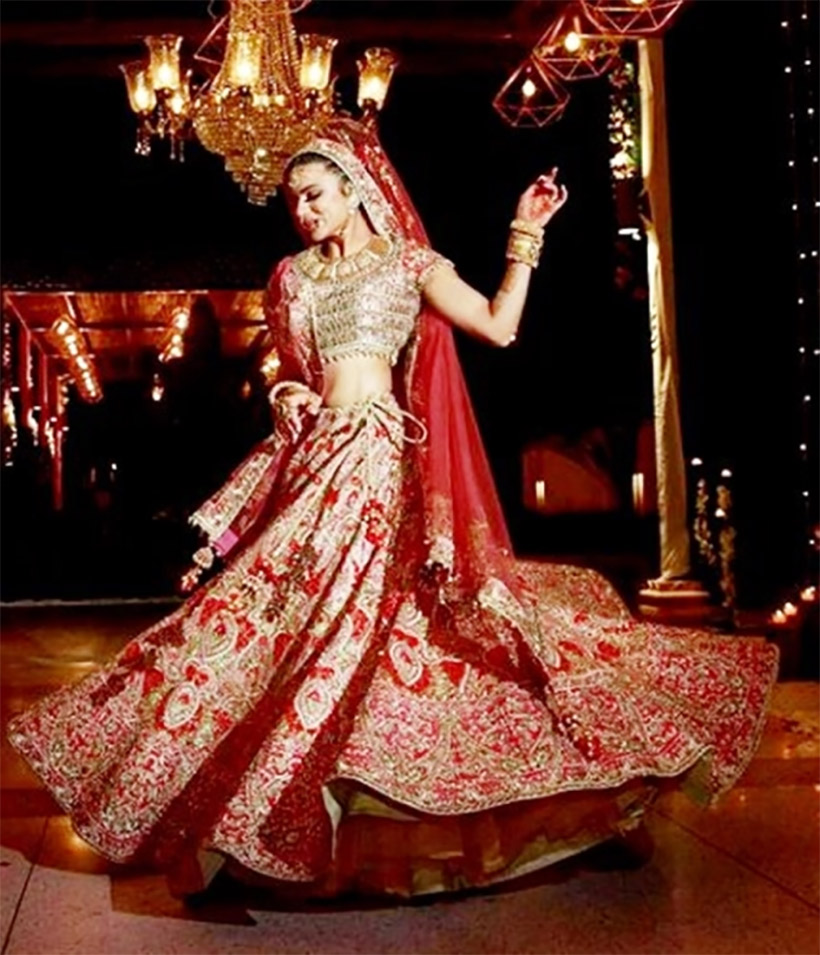 This Bride Wore The Monochrome Red Lehenga Better Than Priyanka Chopra –  WedBook | Indian wedding reception outfits, Couple wedding dress, New wedding  dress indian