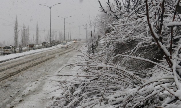 kashmir snowfall, srinagar snowfall, baramulla snowfall, kashmir temperature, coldest place in india, india news, indian express photo gallery
