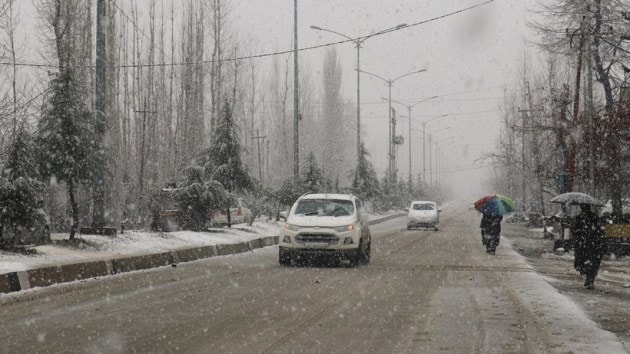 kashmir snowfall, srinagar snowfall, baramulla snowfall, kashmir temperature, coldest place in india, india news, indian express photo gallery