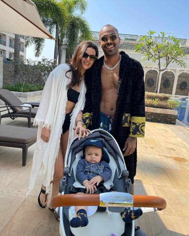 hardik pandya with natasa stankovic photos