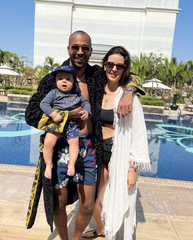 natasa stankovic hardik pandya vacation